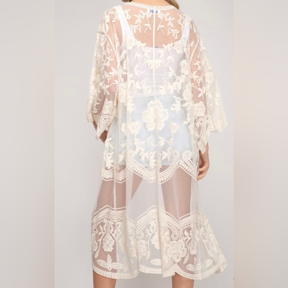 ⭐️Crochet Lace Cream Cardigan - Picture 2 of 12